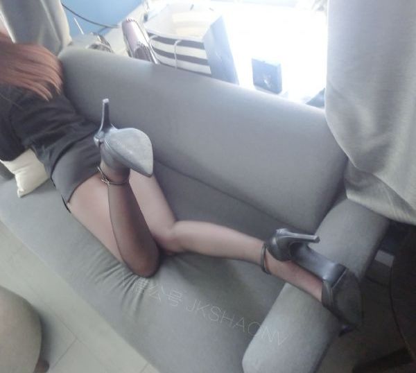 裸体宫女跪侍皇上h_高清在线视频播放