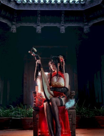 脱了她裙子摸进她的内裤亲吻_蓝光电影免费在线