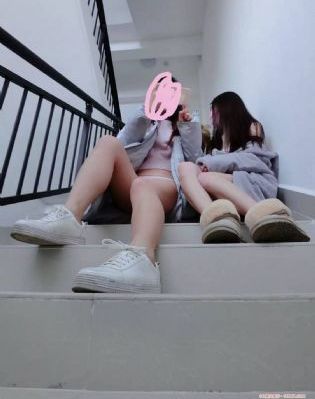 他在丈夫面前_1080P高清完整版